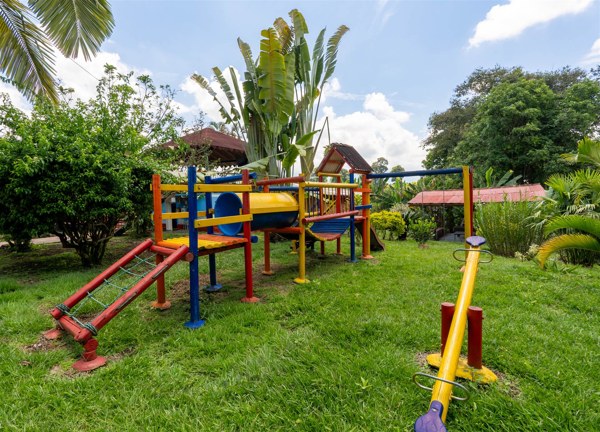 Zonas Verdes y Juegos